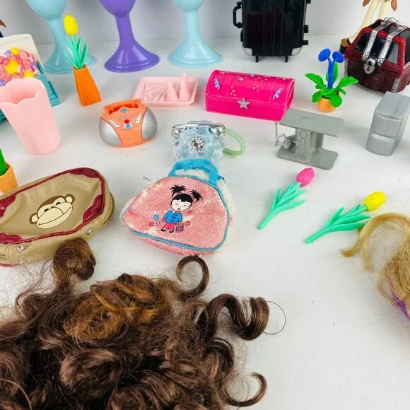 Bratz Dolls Wigs Suitcase Boombox Backpack Toy Accessories Lot Pretend Play
